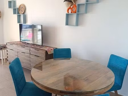 appartement meublé 50 m² lumineux – vue plaine grassoise et mer – terrasse – parking – gra