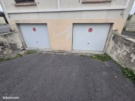 loue grand garage de 30m²