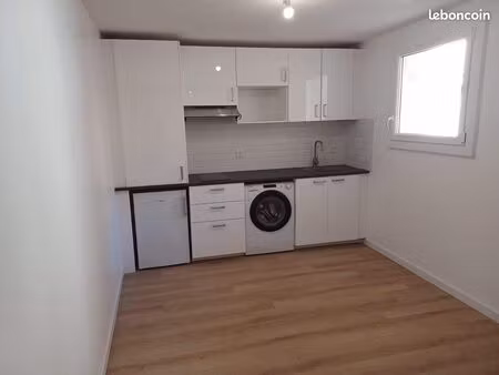 particulier loue t1 rénové à coté de la place dupuy