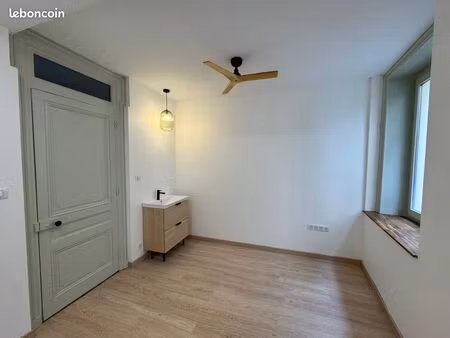 cabinet / bureau 12m2