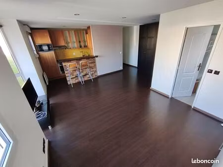 appartement 1 pièce 35 m² + place parking - le coudray montceaux