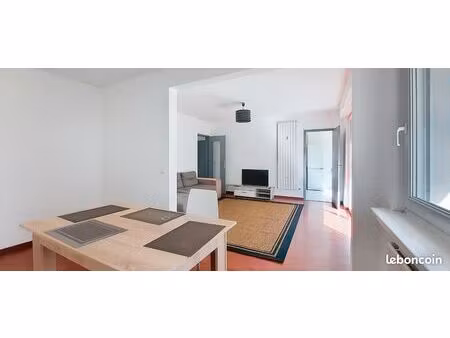 agréable appartement au 1er étage  résidence calme et sécurisé