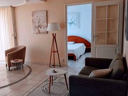 meublé etudiant ou longue durée. porche de tout au calme