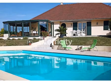 vente maison piscine à beaumont-sur-sarthe (72170) : à vendre piscine / 135m² beaumont-sur