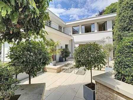 appartement à louer à uccle € 6.585 (lm8c7) - victoire junot location | zimmo