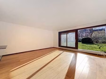 parc brugmann: bel appartement 2 chambres avec jardin commun