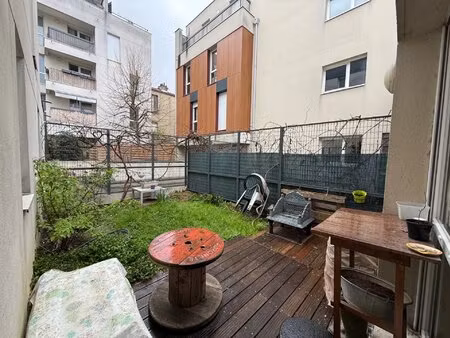 proche rer  f3 avec jardin privatif 400 m rer b