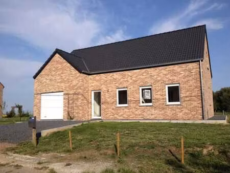 lumineuse villa de plain-pied 3ch. avec garage et jardin