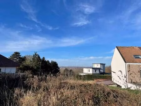 terrain à bâtir adapté à la construction de maisons individ