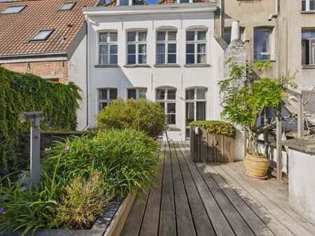 immeuble mixte avec commerce et logement spacieux ! libre de