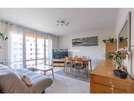 appartement 4 pieces - 3 chambres - 77 m² - loggia - cellier et parking privatif