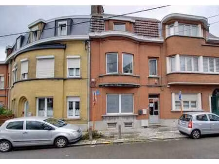 bla: prof. lib. a vendre av. ney