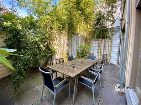 bureau semi meublé en face du parc tenbosch