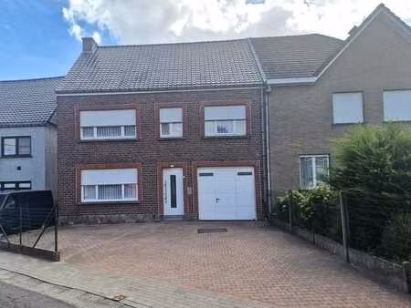 rustig gelegen gezinswoning met 4 slaapkamers  garage en ...