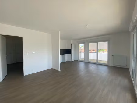 location appartement 3 pièces à concarneau (29900) : à louer 3 pièces / 65m² concarneau