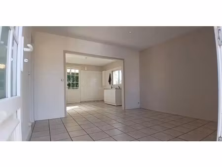 location maison à lignan-de-bordeaux (33360) : à louer / 52m² lignan-de-bordeaux