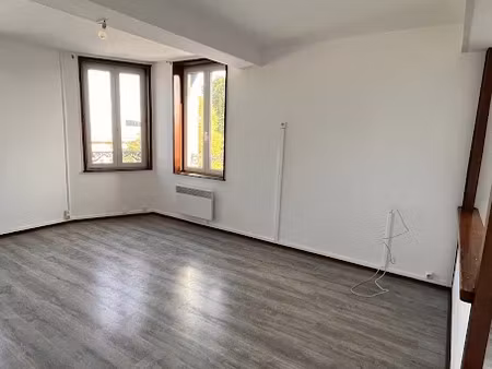 location appartement 2 pièces 35 m² à landrecies (59550)  375 €