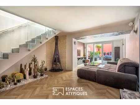 duplex inversé avec terrasse intimiste au cœur du village