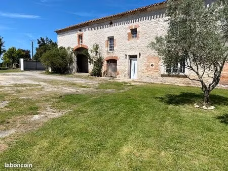 ferme en pierres sur plateau cordais