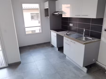 appartement t3 avec balcon et double parking castanet-tolo