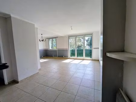 martigues   app t3/4 de 71m2  plein sud   avec deux balcons et parking