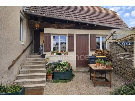 appartement 2 chambres avec extérieur privatif et dépendance - à vendre mouchard (39330)