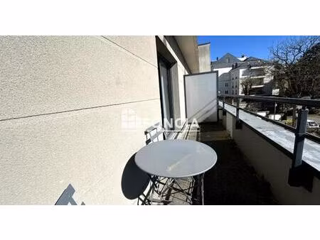 studio meuble avec balcon proche fac de droit