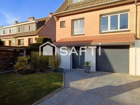 maison coup de cœur  entièrement rénovée  avec vaste pièce de vie lumineuse et jardin sans