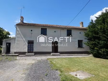 ancien corps de ferme avec dépendances – terrain 5660 m² – saires (86420)