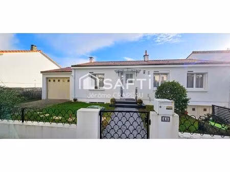 les robretières : maison familiale avec 4 chambres et 2 garages.
