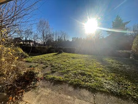a louer cette superbe maison idéalement placée sur saint cyr au mont d'or