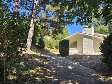 a louer superbe maison idéalement placée sur saint cyr au mont d'or