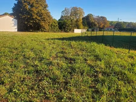 terrain plat constructible idéalement situé dans dax