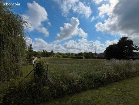 terrain 2 560 m² bellocq