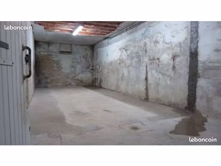 particulier loue local de 46 m² à bellignat