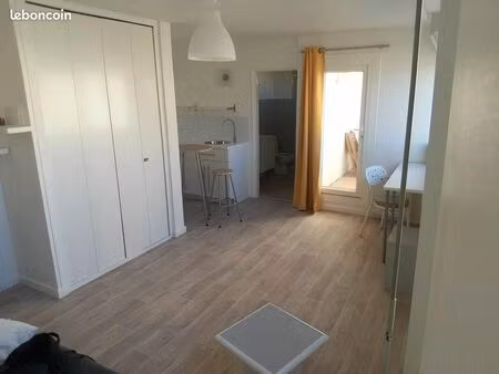studio 1 pièce 27 m²