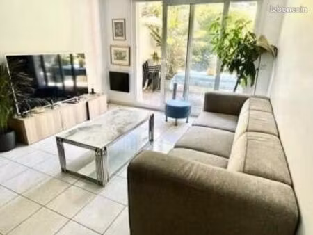 chambre 3 pièces 59 m²