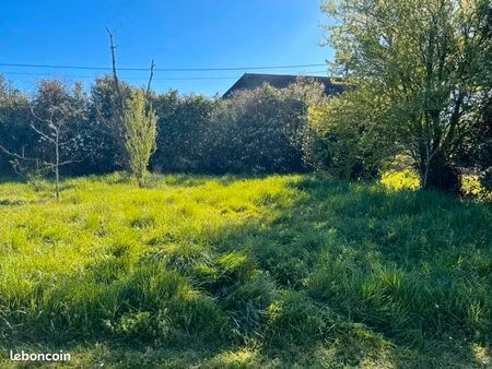 terrain 789 m² la force