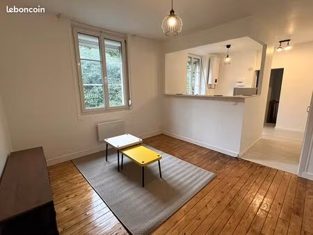 angers hyper centre - appartement refait à neuf (possibilité parking)