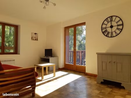 3 pièces meublé  secteur calme et balcon