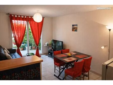 appartement t2 avec parking privé (résidence sécurisée avec piscine)