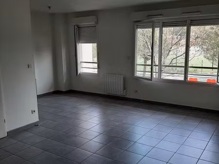 studio lumineux montpellier ovalie