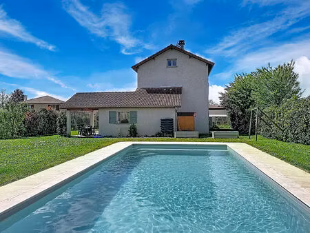 maison contemporaine de 190 m² sur 1100 m² de terrain avec piscine et haute performance én