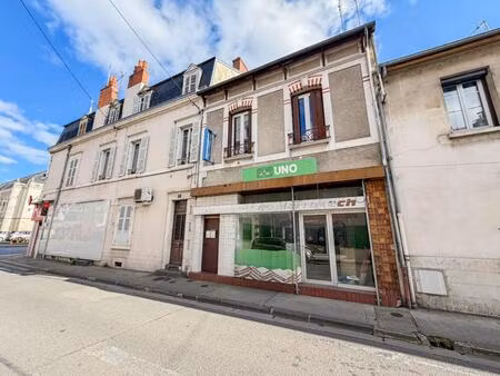 immeuble rénové de 110 m² composé de 3 lots