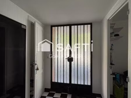 une maison de ville début de siècle hyper contemporaine