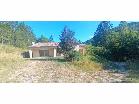 villa f4 récente située dans un havre de paix sans vis à v