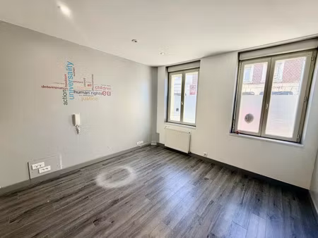 location locaux professionnels 4 pièces 72 m² à amiens (80000)  750 €