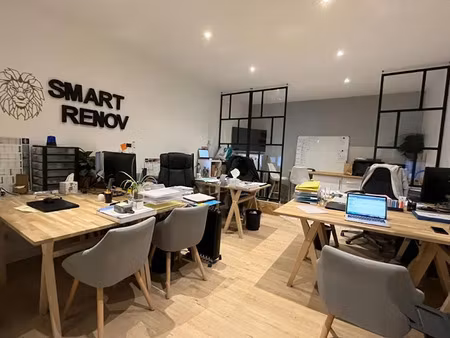 location locaux professionnels à montrabé (31850)  690 €