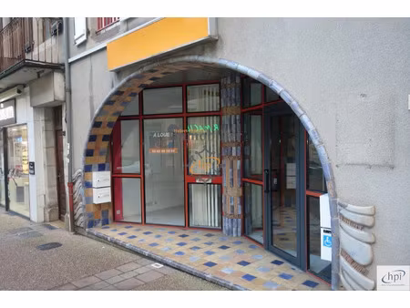 location locaux professionnels 2 pièces 41 m² à saint-affrique (12400)  569 €
