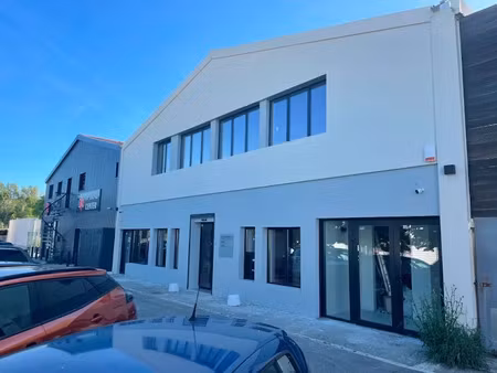 location locaux professionnels 21 m² à trets (13530)  650 €